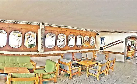 酒店 + Chesa Silva 3*