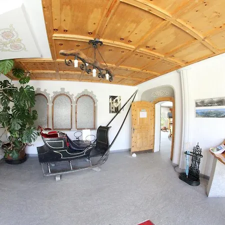 酒店 + Chesa Silva 3*