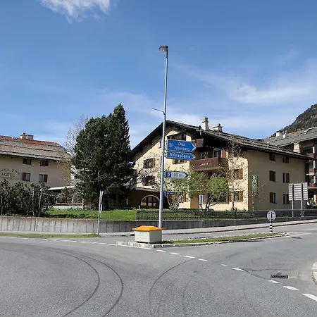 Hotel + Chesa Silva